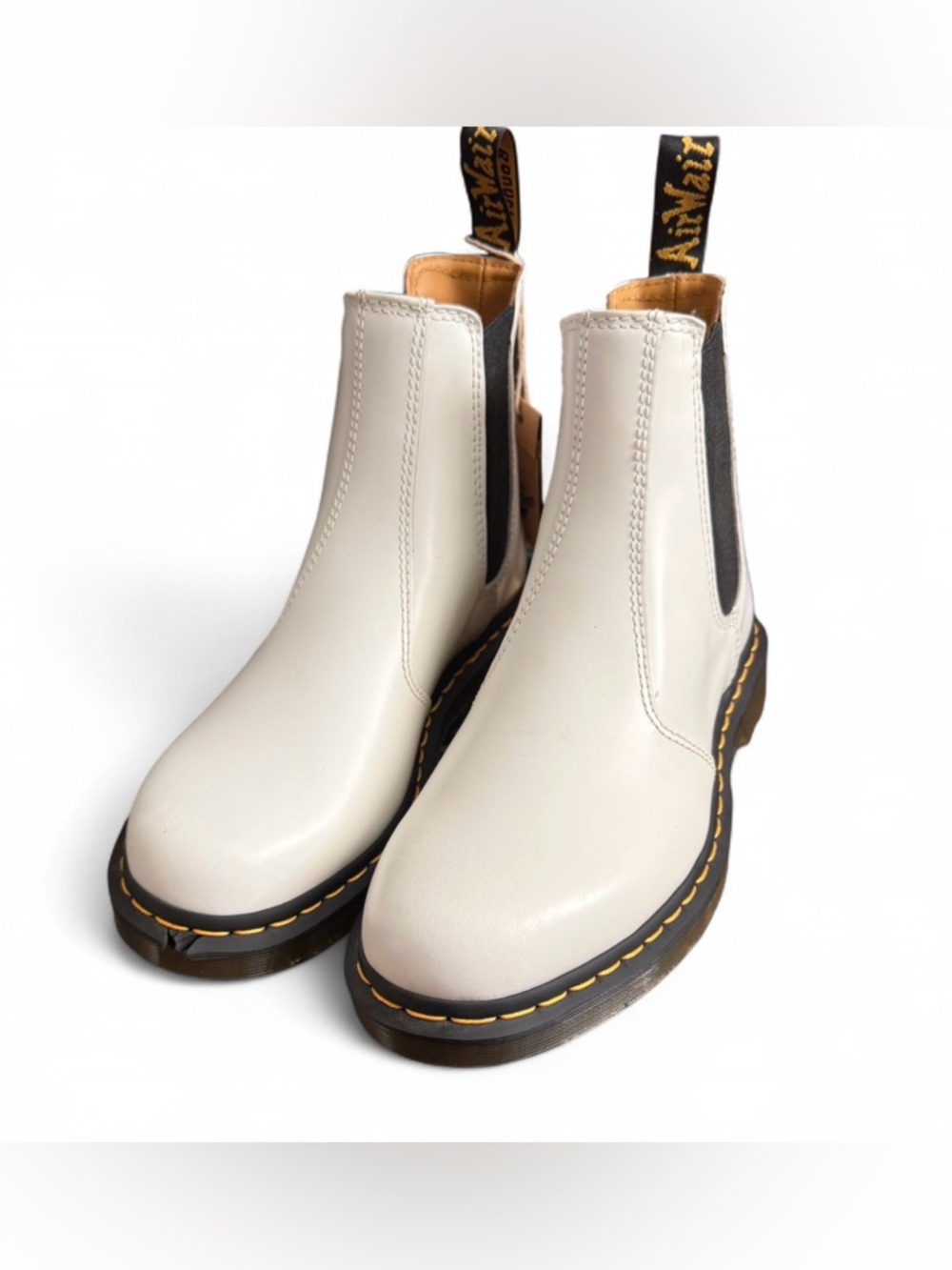 NWT Dr Marten Chelsea Boots